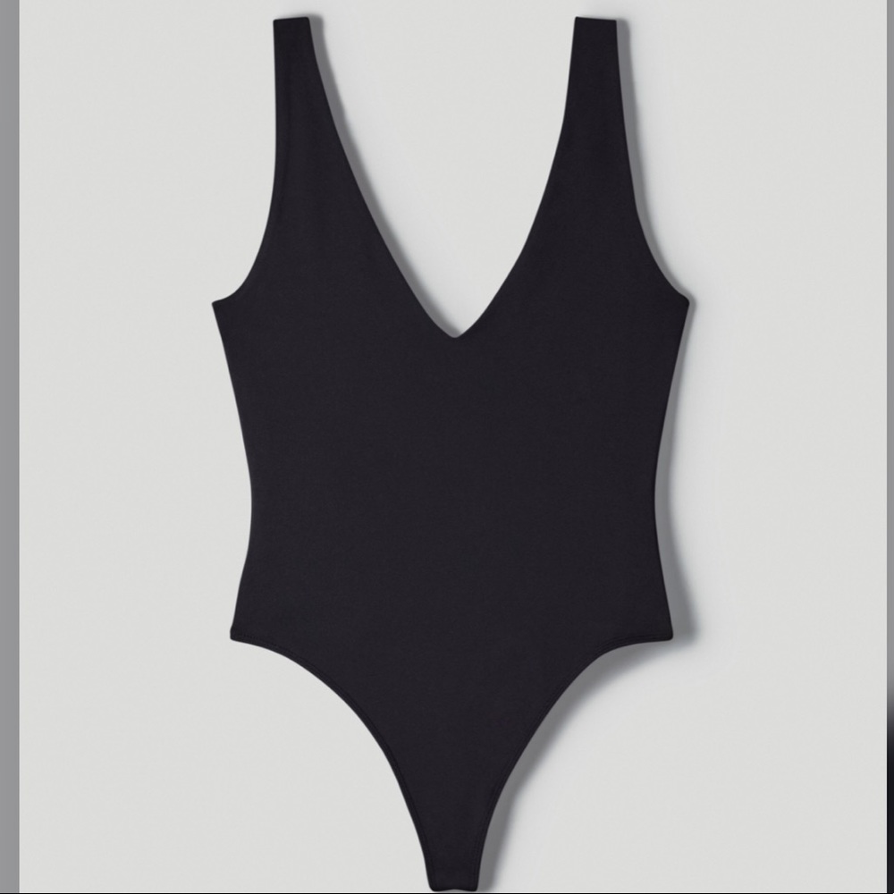 Aritzia Contour V-Neck Body Suit